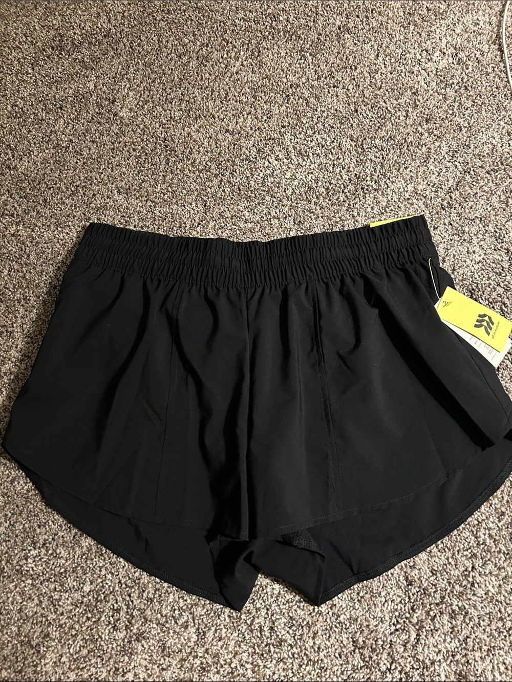 NWT mid rise black shorts sz L